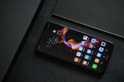 8x成人影庫看這里!榮耀8X Max圖賞:這款移動的巨無霸家庭影院,1499元起